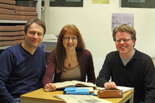 Dr. Sönke Zankel (Ludwig-Meyn-Gymnasium Uetersen), Anke Rannegger (Stadtarchiv Wedel) und Sören Klein (Johann-Rist-Gymnasium Wedel)